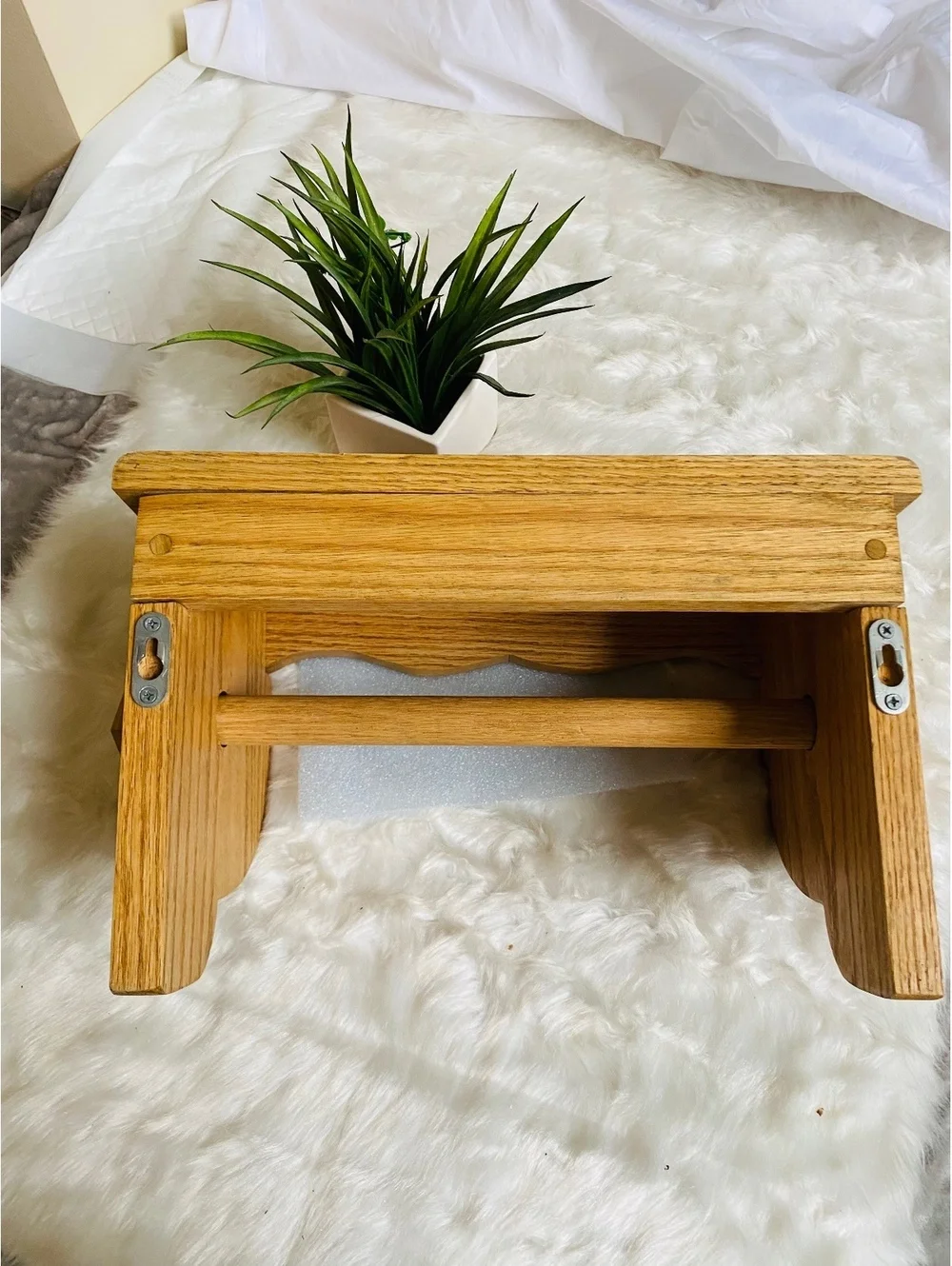 Wooden Oak Wall Mounted Shelf Hanging Rod Scalloped Edge